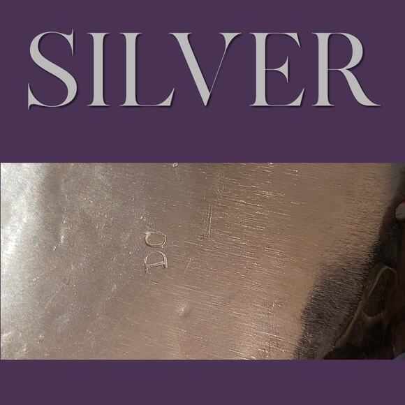 Elegant Four Silver Bowls with Triangular Handles and "C" Monogram - Picture 11 of 13